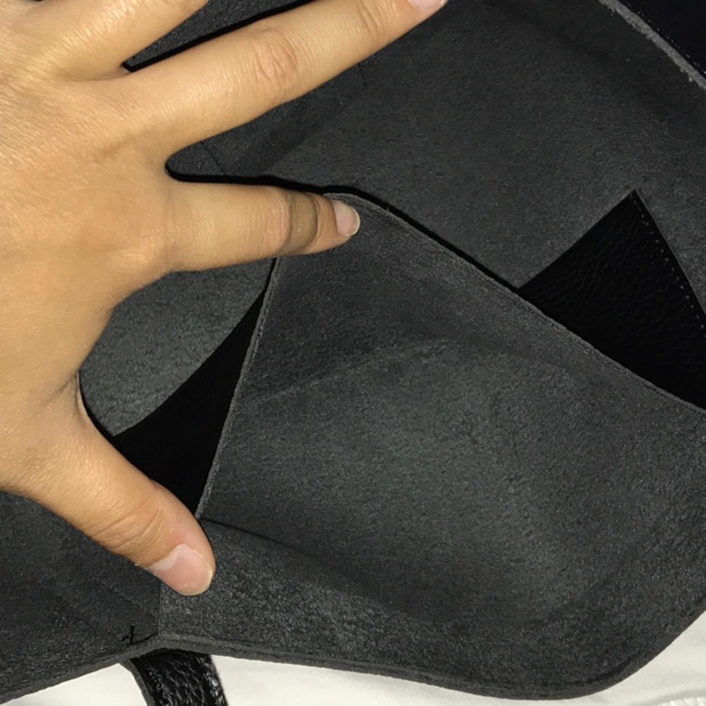 New! Vince Camuto Tote - Picture 5 of 5